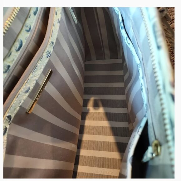 Brahmin medium tote, with blue print, and has a tassel decoration. Pre-loved - Picture 3 of 4